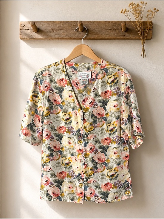 jamais sans toi Tops - 💯 silk vintage Floral Button-Front Women’s Top Multicolor